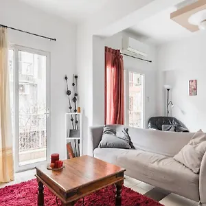  Apartment 2bd- Perfect Location With Square View
